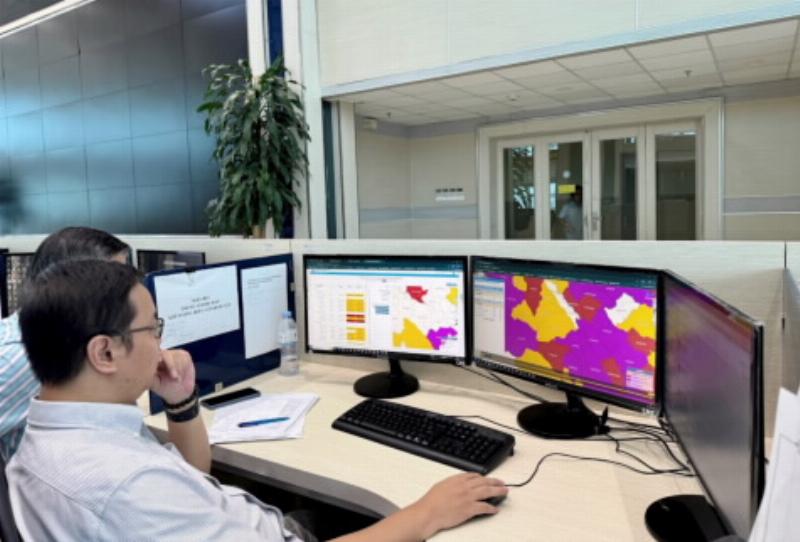 Minh họa các dạng câu hỏi trắc nghiệm thường gặp trong kinh tế chính trị chương 2, với các biểu tượng liên quan đến hàng hóa, tiền tệ, thị trường và các quy luật kinh tế