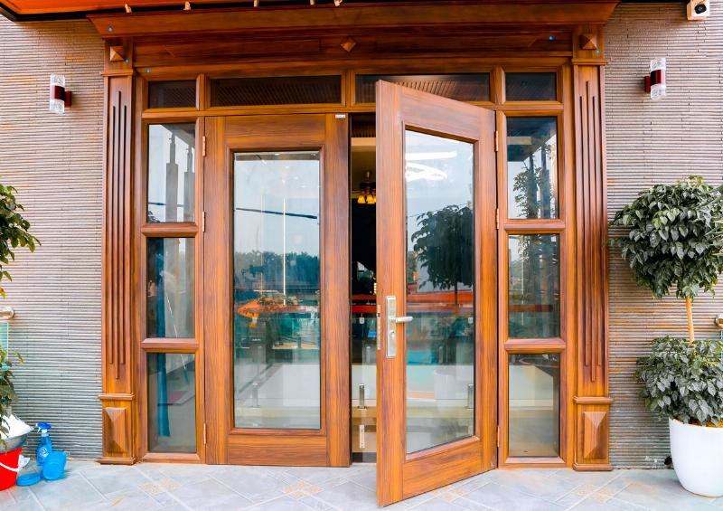 Danh sách kiểm tra các yếu tố quan trọng cần xem xét khi chọn mua cửa thép chống cháy.