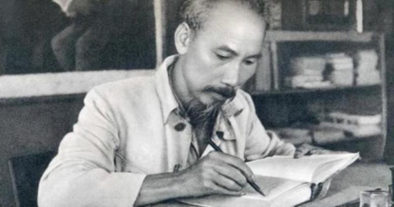 Minh hoa cong cuoc khang chien va xay dung dat nuoc thoi ky 1945-1969 voi vai tro cua Ho Chi Minh