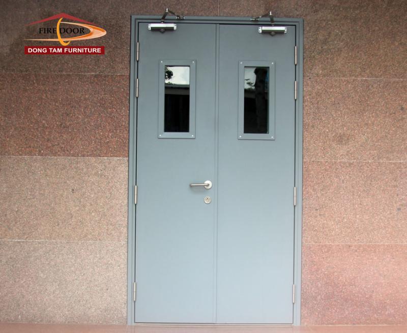 Bộ phụ kiện quan trọng của cửa thoát hiểm chống cháy, bao gồm thanh thoát hiểm, tay co thủy lực và gioăng chống cháy