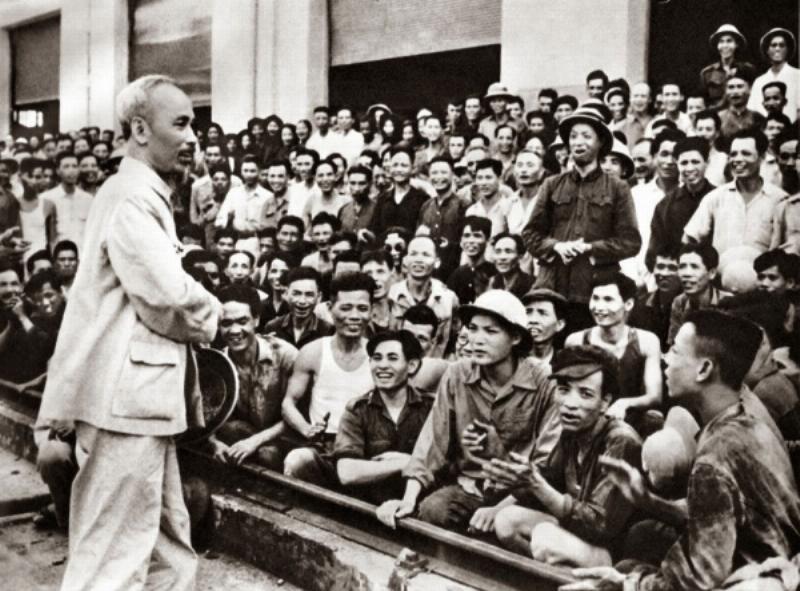 Bieu tuong the hien quan niem cua Ho Chi Minh ve xa hoi chu nghia o Viet Nam