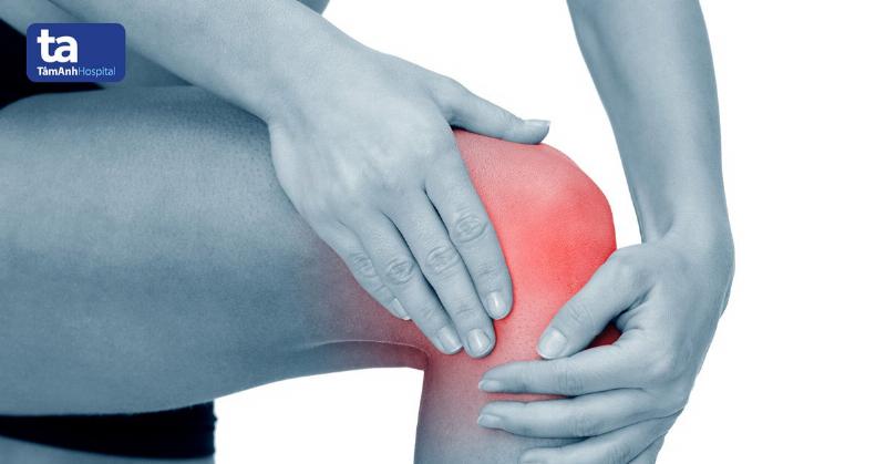 Hình ảnh MRI khớp gối bình thường với các cấu trúc mô mềm (sụn, dây chằng) nguyên vẹn, tín hiệu đồng nhất.