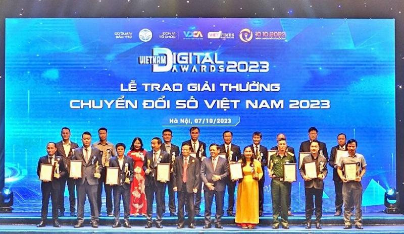 Nguoi dan tham gia vao qua trinh xay dung dan chu