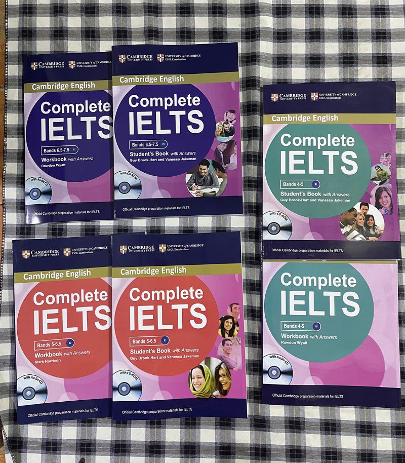 Theo dõi tiến độ học tập khi sử dụng Complete IELTS Bands 4-5 Student's Book PDF và các tài liệu khác