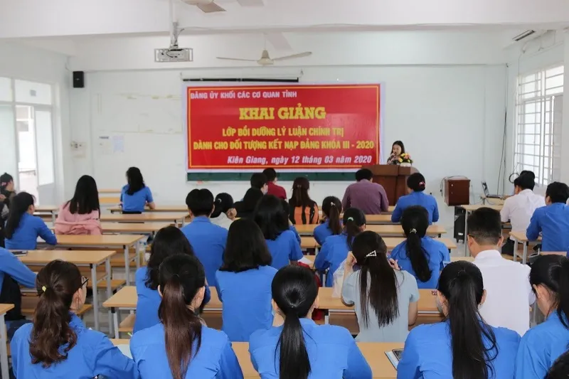 Xây dựng dàn ý bài thu hoạch lịch sử Đảng
